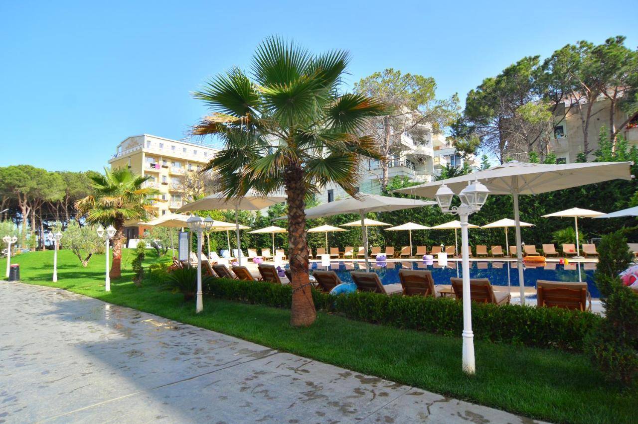 Sandy Beach Resort Golem  Exterior foto