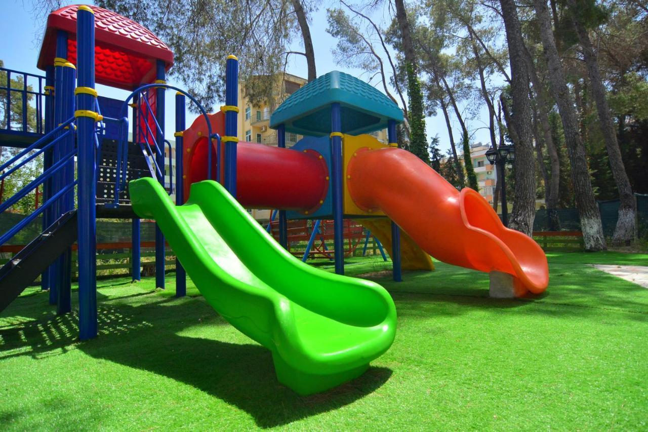 Sandy Beach Resort Golem  Exterior foto