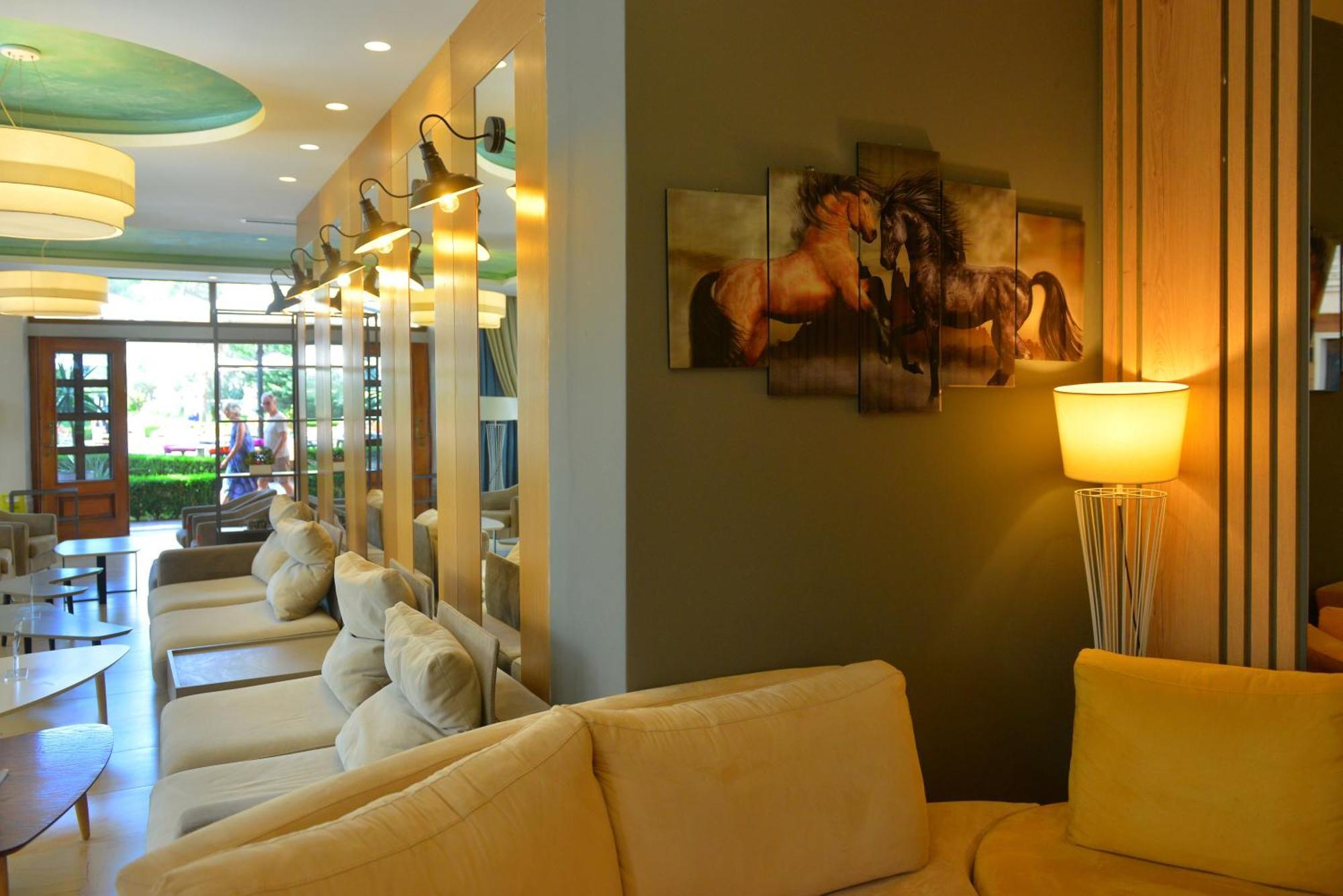 Sandy Beach Resort Golem  Exterior foto