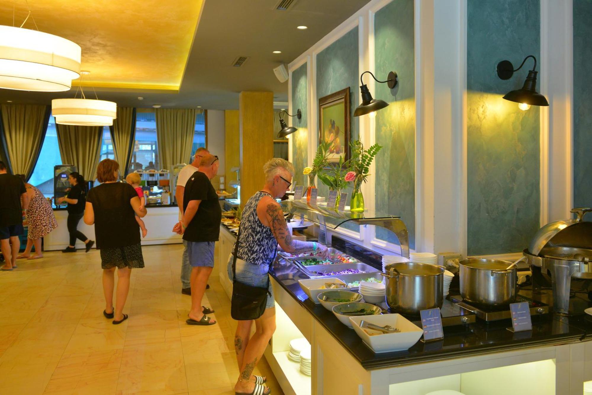 Sandy Beach Resort Golem  Exterior foto