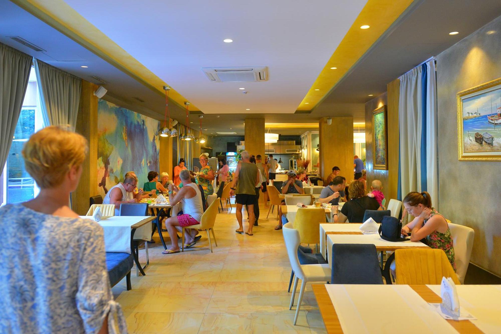 Sandy Beach Resort Golem  Exterior foto